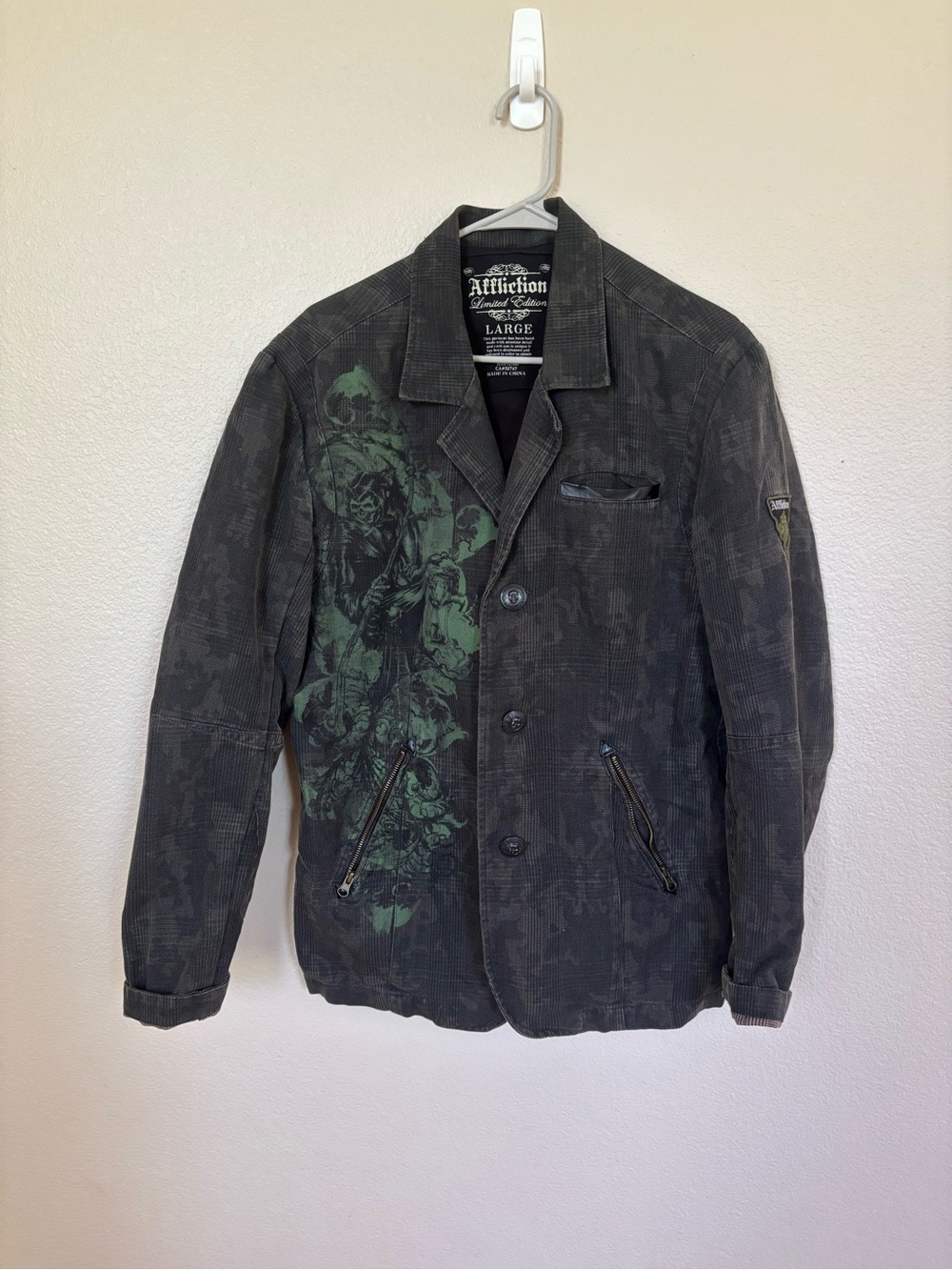 Men's Gray affliction Jacket with Green Graphic - Large
